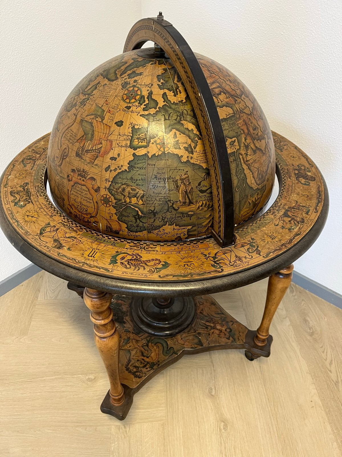 Antieke Globebar Wereldbol met Opbergruimte, Ophalen, Gebruikt, Draaibaar, Globebar