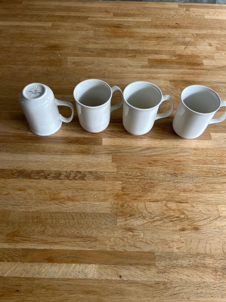 Royal stafford pearl, Huis en Inrichting, Keuken | Servies, Ophalen of Verzenden, Porselein, Overige stijlen, Kop(pen) en/of Schotel(s)