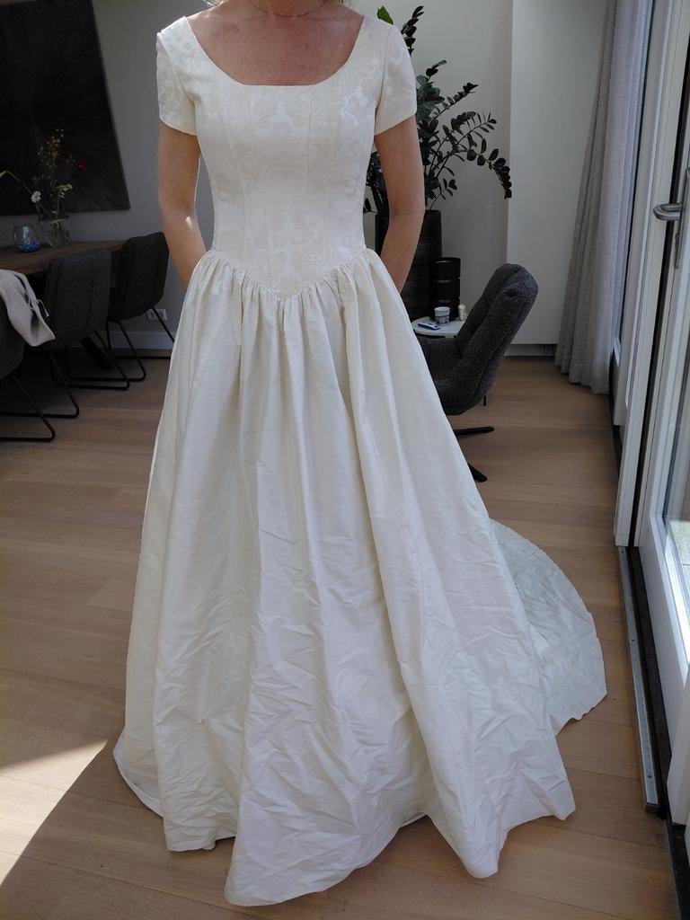 Trouwjurk (Sissi jurk)met sleepje en hoepel, maat 36-38, Kleding | Dames, Trouwkleding en Trouwaccessoires, Ophalen of Verzenden