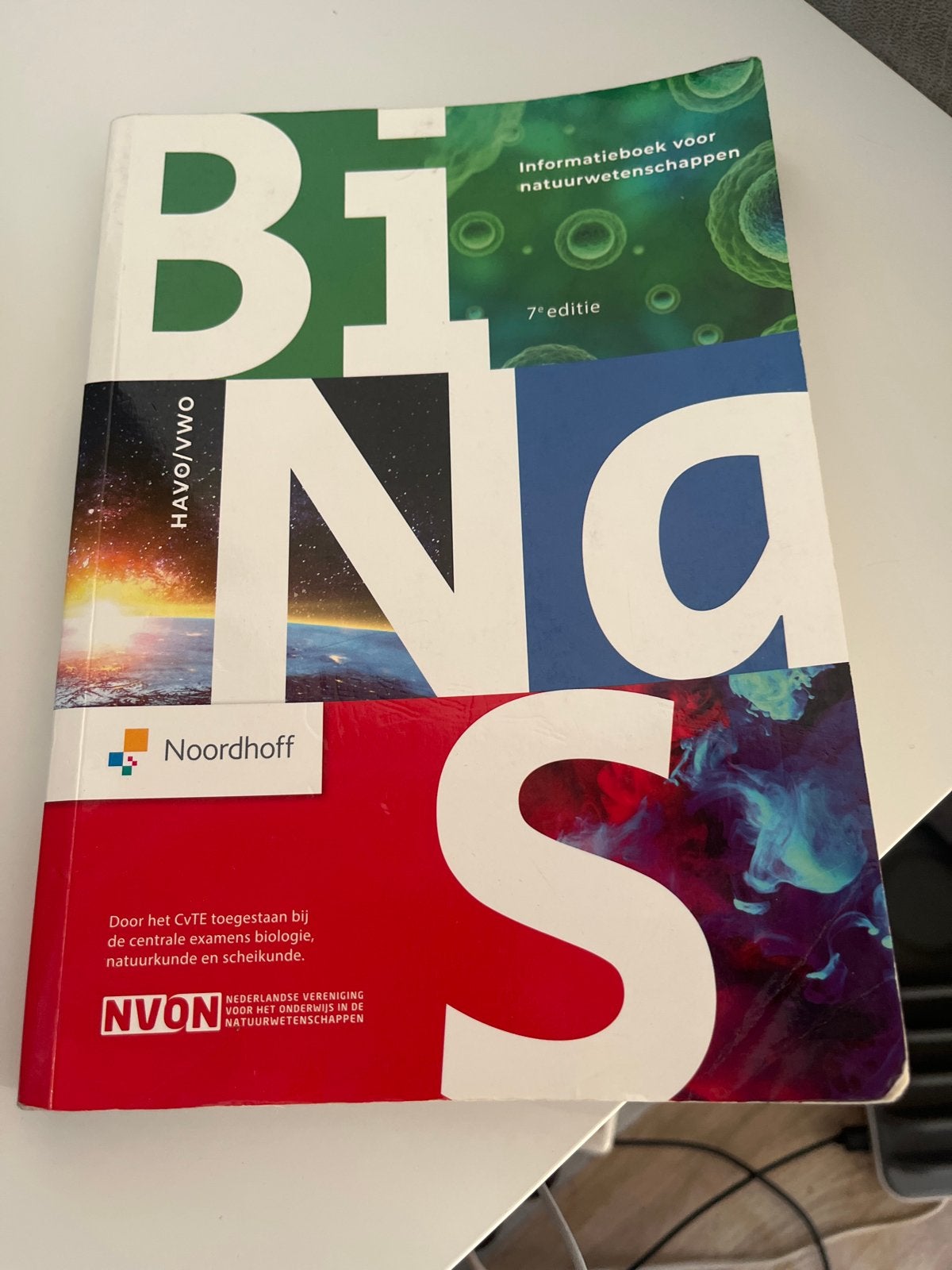 Binas Informatieboek Natuurwetenschappen 7e editie HAVO/VWO, Ophalen of Verzenden, Zo goed als nieuw, HAVO, Biologie