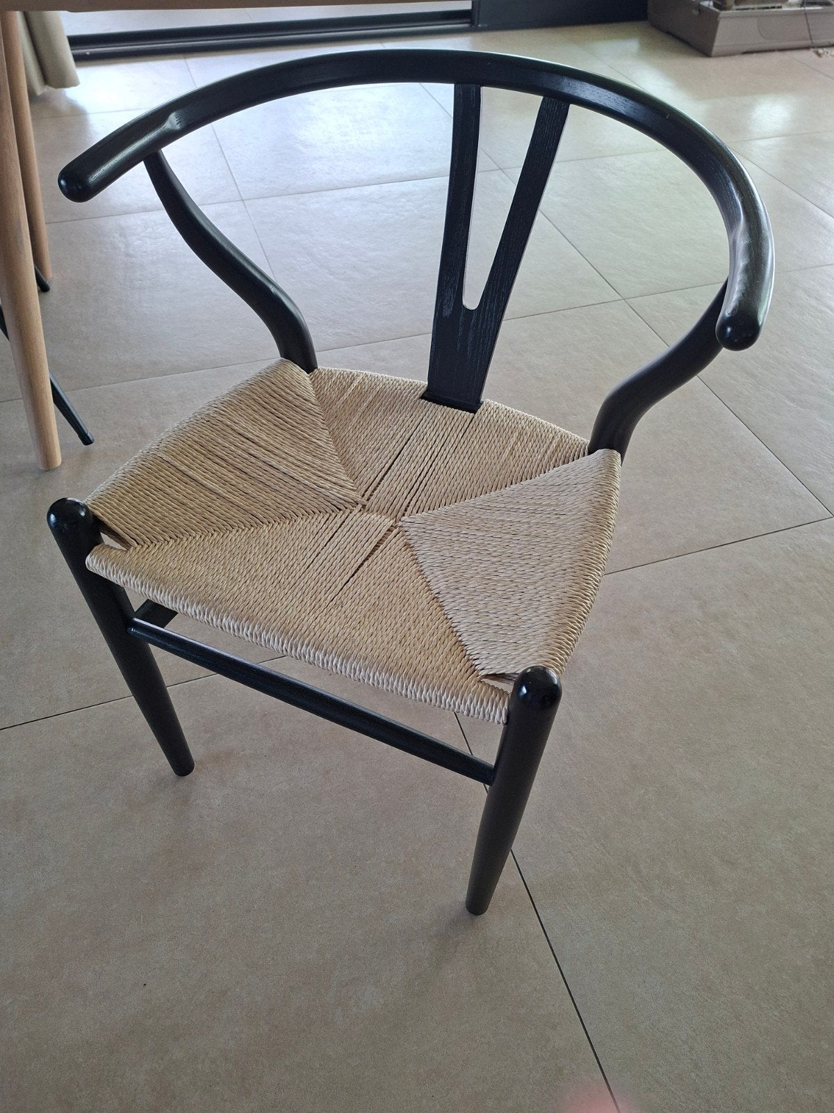 Zwarte Wishbone stoelen met rieten zitting, Ophalen, Twee, Zwart, Hout