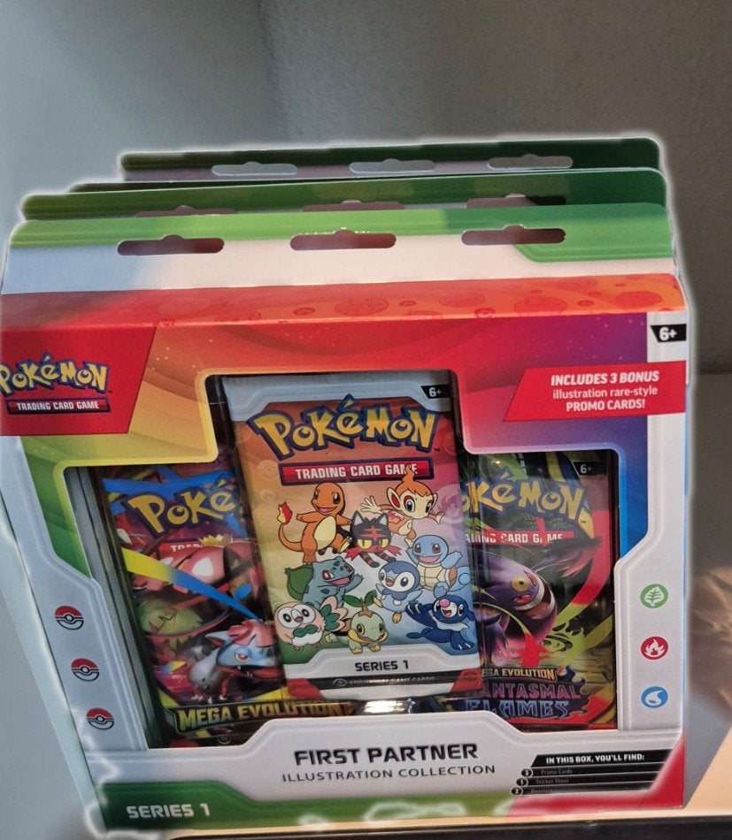 First Partner Series 1, en Pitch Black Pokemon Center ETB, Ophalen of Verzenden, Nieuw, Boosterbox