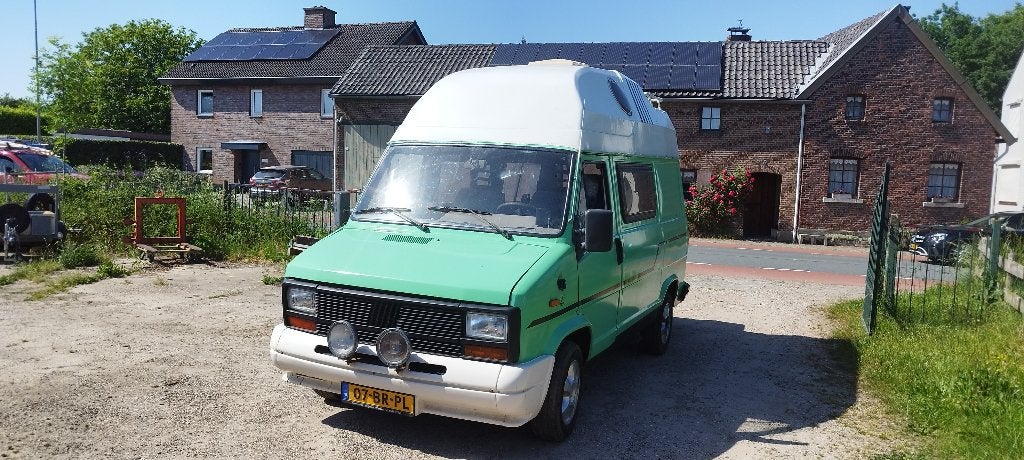 Peugeot 280 1987, Voorwielaandrijving, 1935 kg, 1800 kg, 4 cilinders