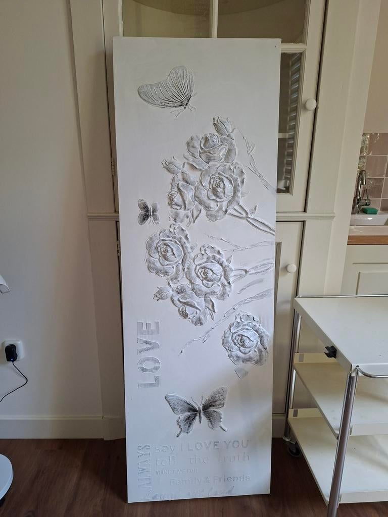 Wanddecoratie met rozen en vlinders, wit reliëf, Ophalen, Composieten, Zo goed als nieuw, Wit