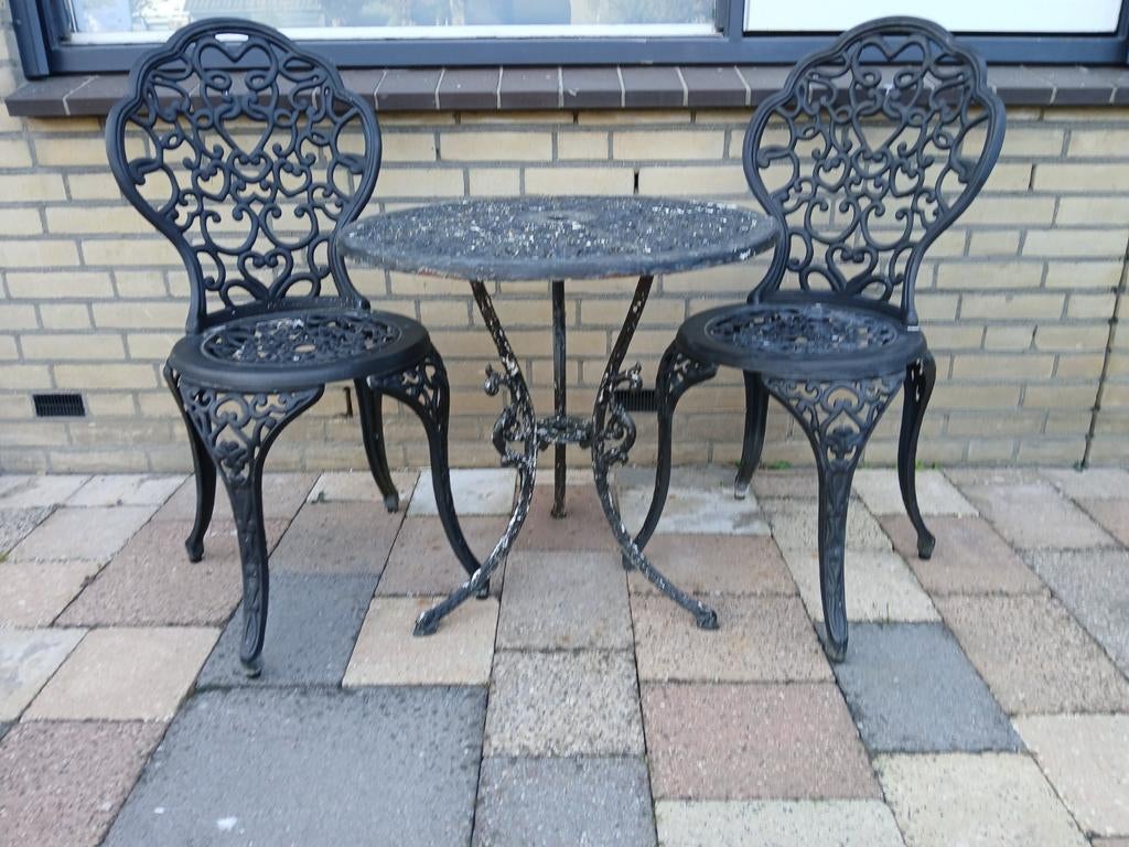 Gietijzeren bistro set - 2 stoelen en tafel, Overige materialen, Gebruikt, Tuinset, Eettafel