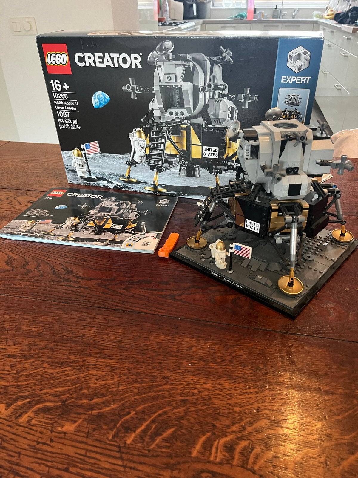 LEGO Creator Expert 10266 NASA Apollo 11 Lunar Lander, Lego, Ophalen of Verzenden, Zo goed als nieuw, Compleet