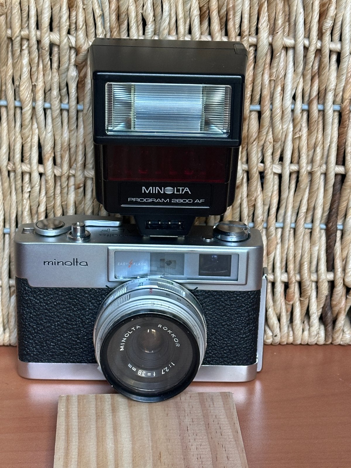 Vintage Minolta AL-F 35mm Meetzoeker Camera met Flitser, Ophalen of Verzenden, Gebruikt, Compact, Minolta