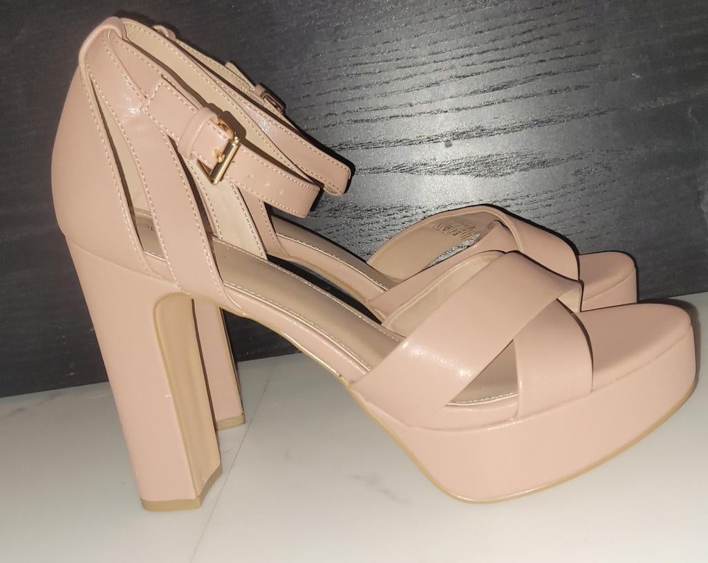 Roze hoge hakken, pumps, Pumps, Ophalen of Verzenden, Zo goed als nieuw, Roze