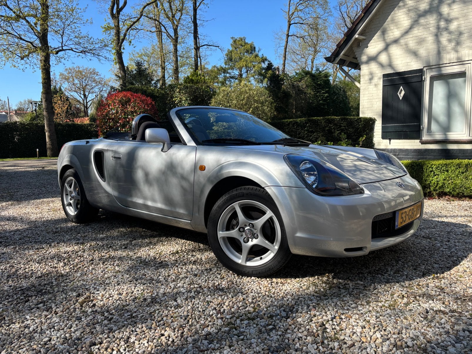 Toyota MR2 1.8 16V, 4 cilinders, Cabriolet, Handgeschakeld, Zilver of Grijs