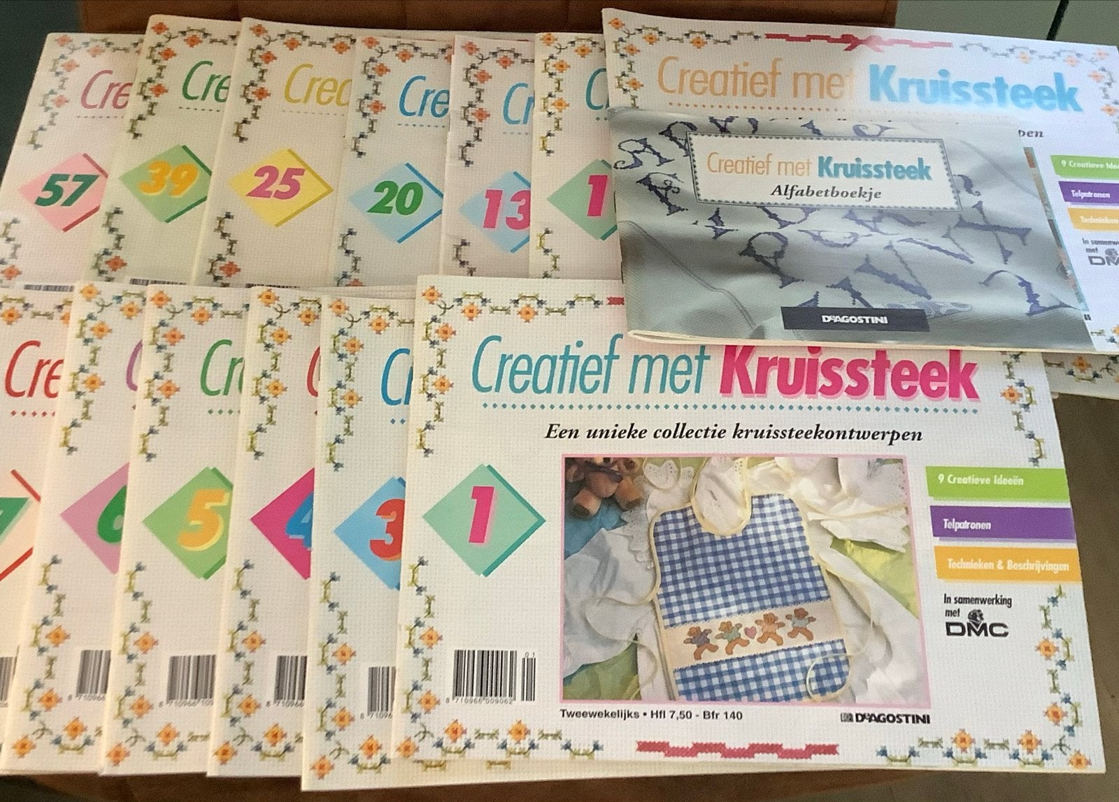 13x Creatief Borduren bladen + 1x Borduren in Kruissteek, Ophalen of Verzenden, Gebruikt, Handborduren, Patroon