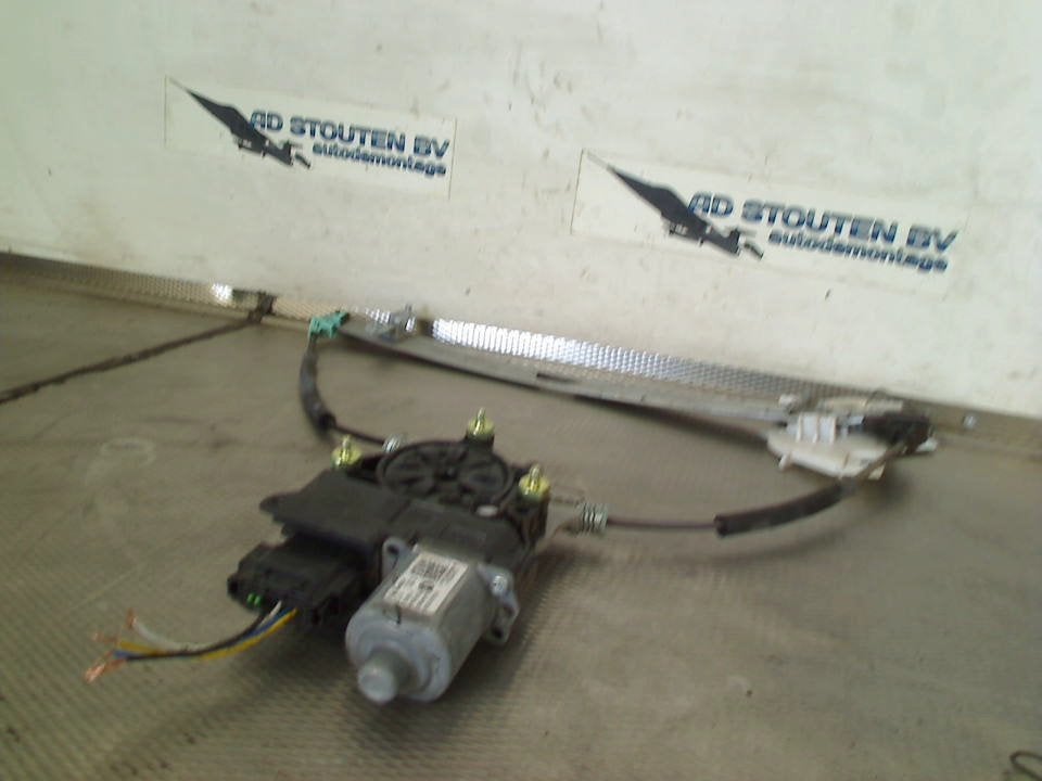 Motor Raammechaniek Links Voor Kia Stonic (YB) 2021 82450h80, Info@kia.de, Kia Deutschland GmbH, Gebruikt, Theodor-Heuss-Allee 11, Frankfurt am Main 60486, , Duitsland