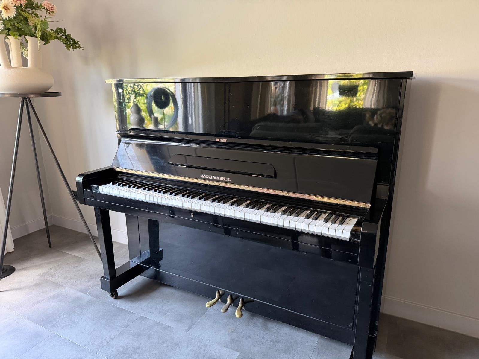 Prachtige, zwarte schnabel piano, Muziek en Instrumenten, Piano's, Ophalen, Zwart, Zo goed als nieuw, Piano