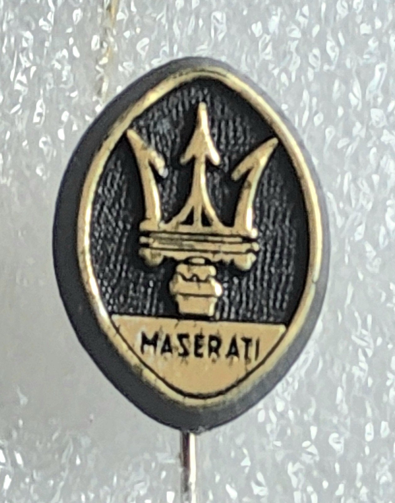 Maserati Speldje  Vintage Auto Logo, Ophalen of Verzenden, Gebruikt, Overige onderwerpen, Speldje of Pin