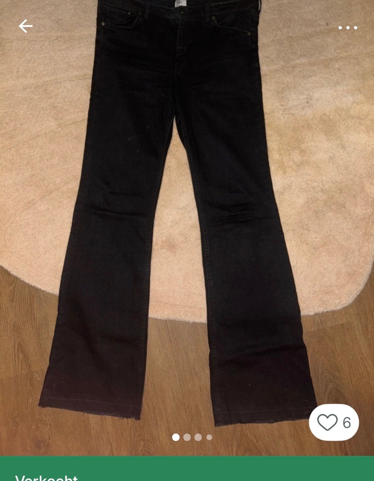 Zwarte H&M Flare Regular Waist Jeans Maat 32, Kleding | Dames, Ophalen of Verzenden, Zo goed als nieuw, Zwart, W30 - W32 (confectie 38/40)