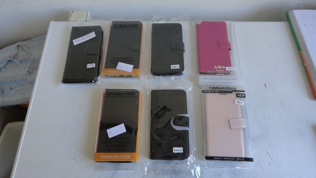 Hoesjes , Bookcase Nokia 3.1 en 3.2 en 4.2 en 5, Ophalen of Verzenden, Zo goed als nieuw, Hoesje of Tasje
