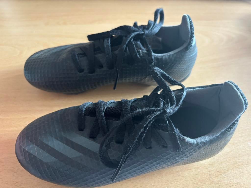 Voetbalschoenen adidas maat 33, Maat XS of kleiner, Ophalen of Verzenden, Zo goed als nieuw, Schoenen