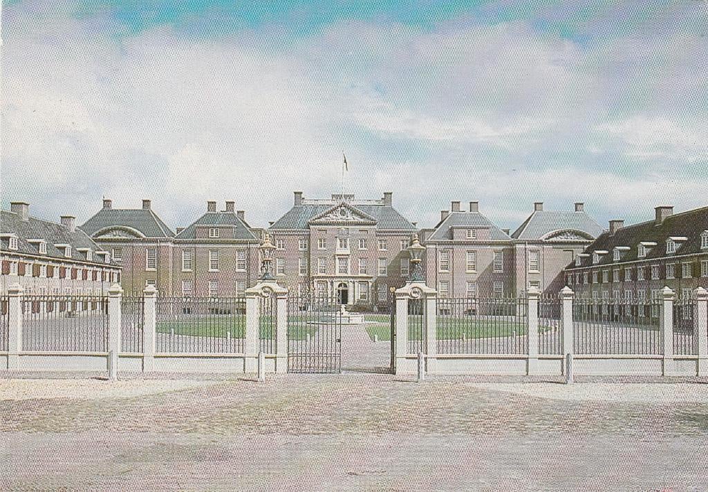 APELDOORN Paleis Het Loo, Verzamelen, Ansichtkaarten | Nederland, Gelopen, Gelderland, 1980 tot heden, Verzenden