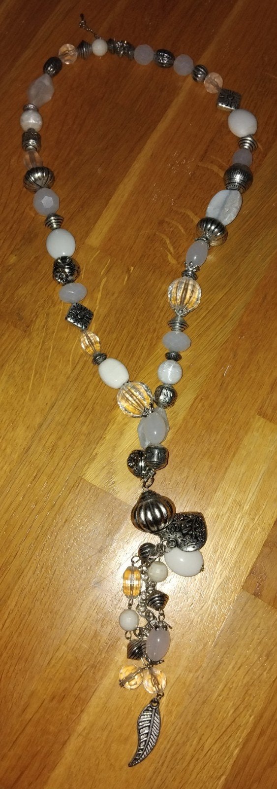 Stijlvolle ketting met diverse kralen en hanger, Ophalen of Verzenden, Zo goed als nieuw, Zilver, Overige materialen
