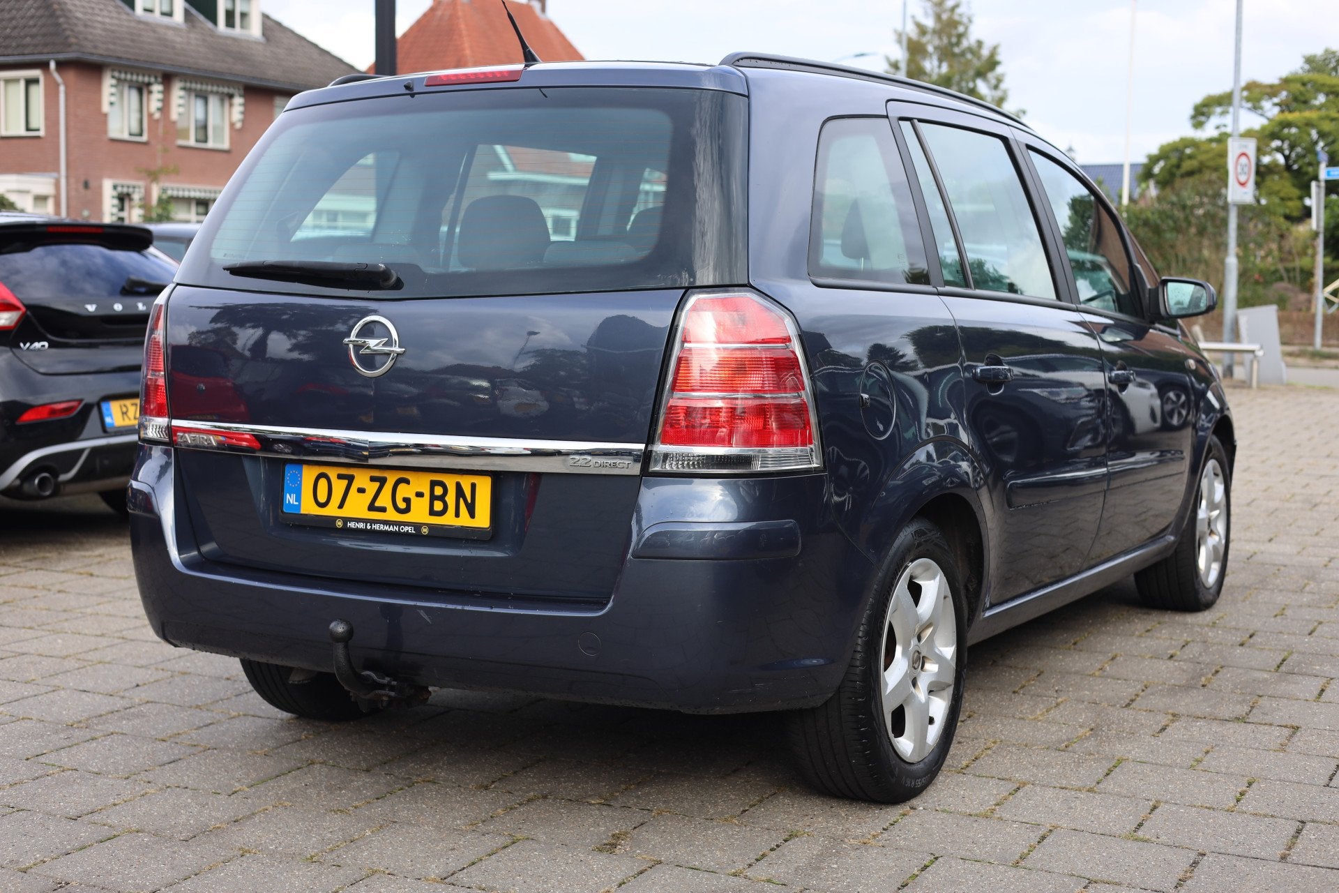 Opel Zafira 2.2 AUTOMAAT | AIRCO | CRUISE | TREKHAAK | 7P, Auto's, Opel, Stof, Gebruikt, Zwart, 4 cilinders