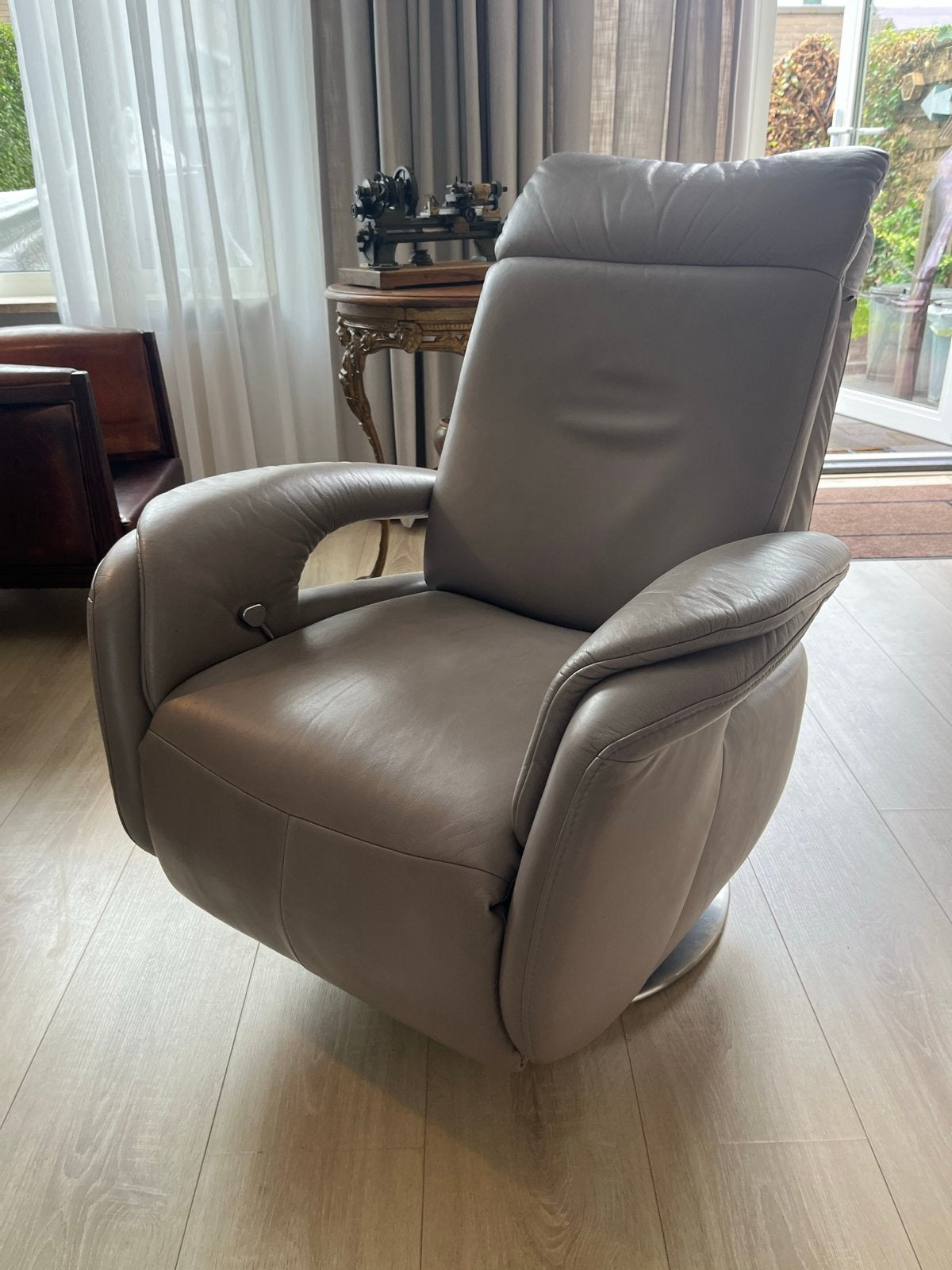 Leren relaxfauteuil met draaivoet, Huis en Inrichting, Fauteuils, Ophalen, Gebruikt, Leer, 75 tot 100 cm