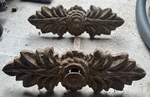 Muuranker antiek gietijzer roset, Ophalen of Verzenden, Gebruikt, 250 mm of meer, Overige typen