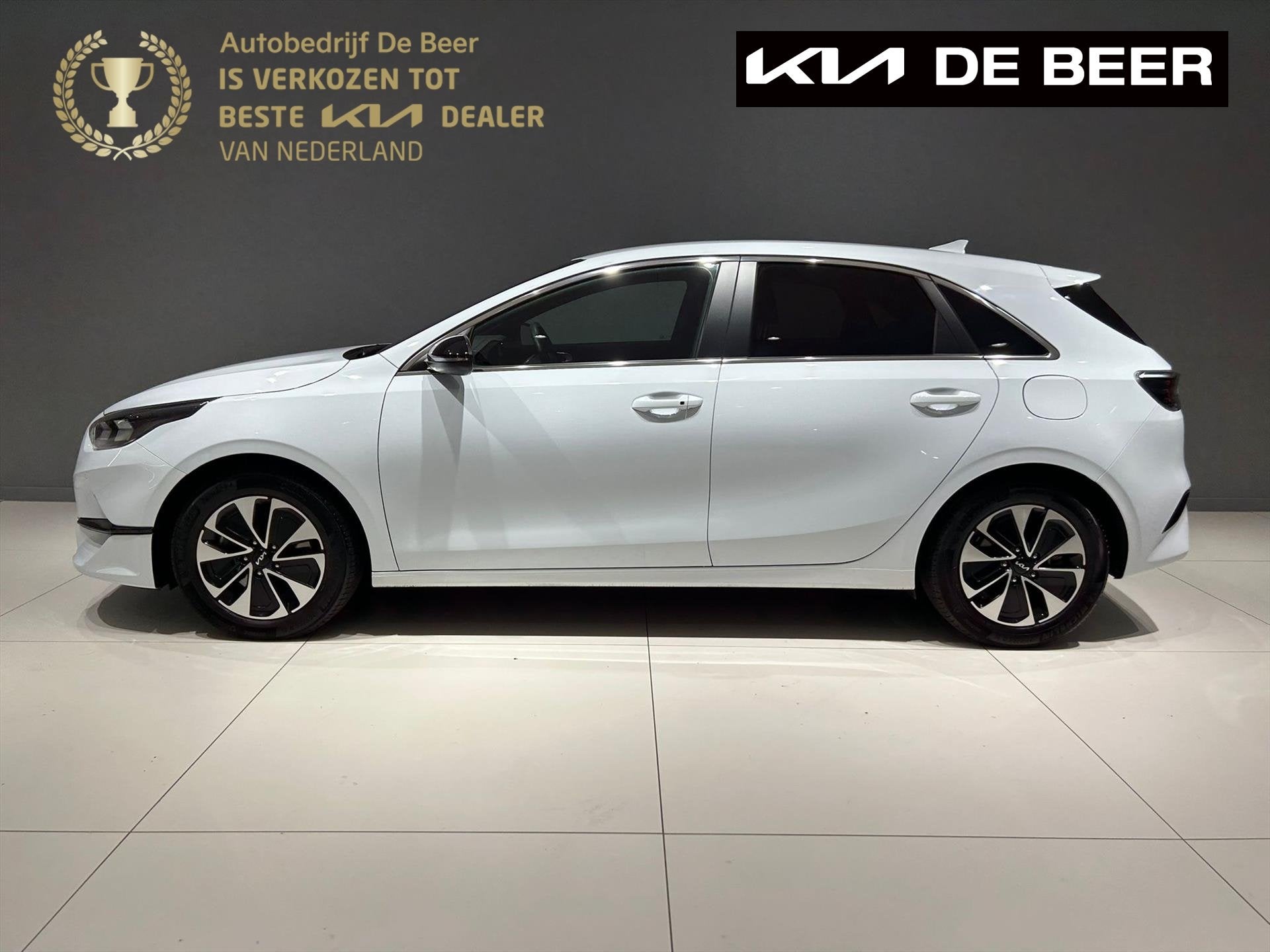 KIA Ceed 1.0 T-GDi 100pk Design Edition, Auto's, Voorwielaandrijving, Gebruikt, Leder en Stof, Wit