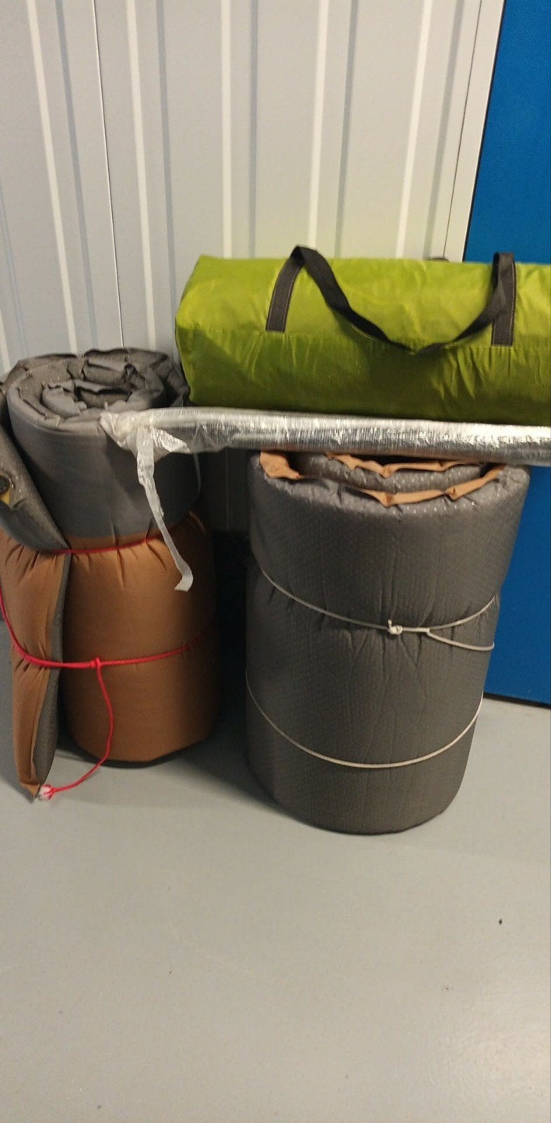 3 Persoons Tent en 2 Opblaasbare Matrassen, Ophalen