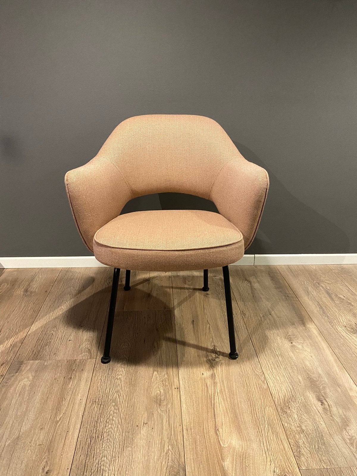 Knoll Conference Chair Model 71, Eero Saarinen, Ophalen, Zo goed als nieuw, Minder dan 10 m², Laminaat