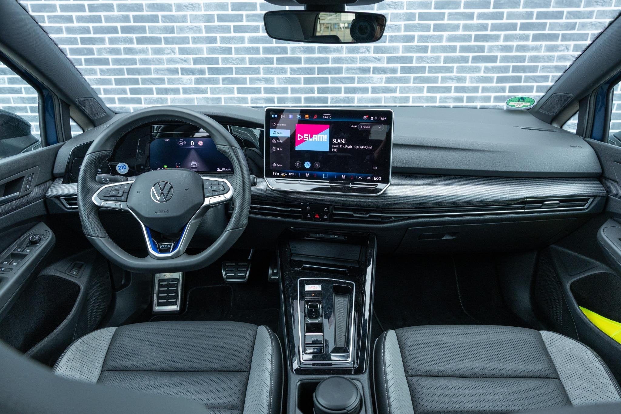 Volkswagen Golf 1.5 eHybrid GTE | Plug-in Hybrid (PHEV) | Bl, Auto's, Dealer onderhouden, 4 cilinders, 26 kWh, 1700 kg