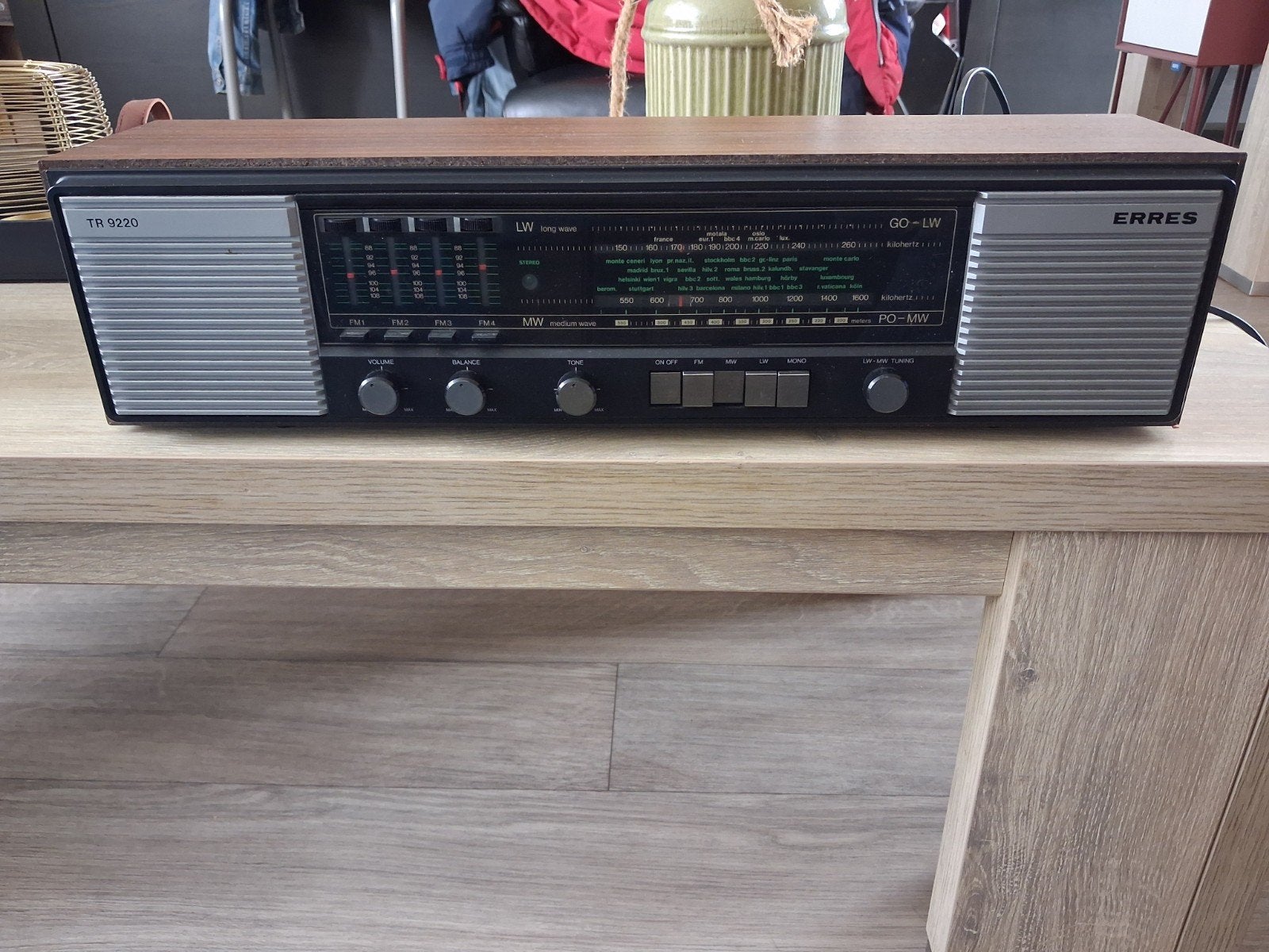 Vintage Erres TR 9220 Radio - Hout en Zilver, Audio, Tv en Foto, Radio's, Ophalen of Verzenden