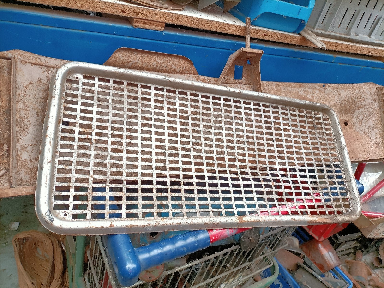 Fiat 600 T bestelauto grille, Ophalen