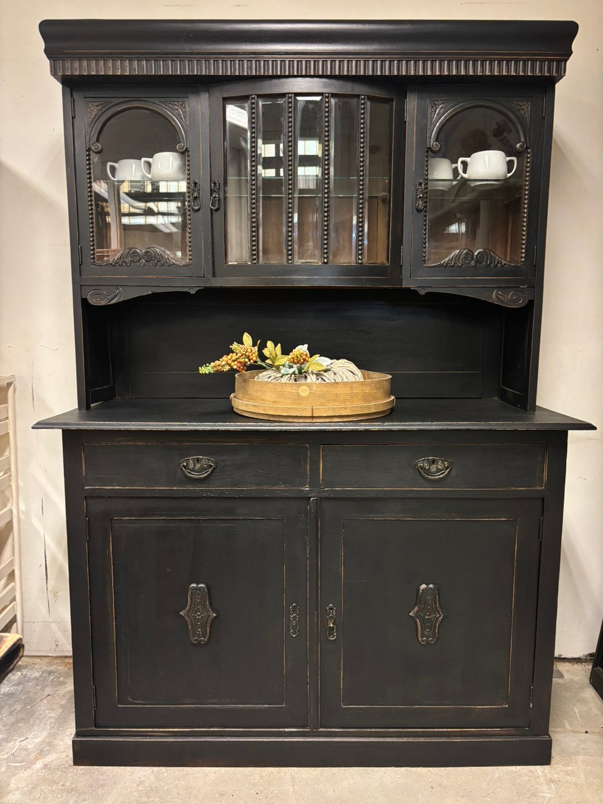Brocante buffetkast, Ophalen, Studio Larilo, Studiolarilo@gmail.com, Zo goed als nieuw