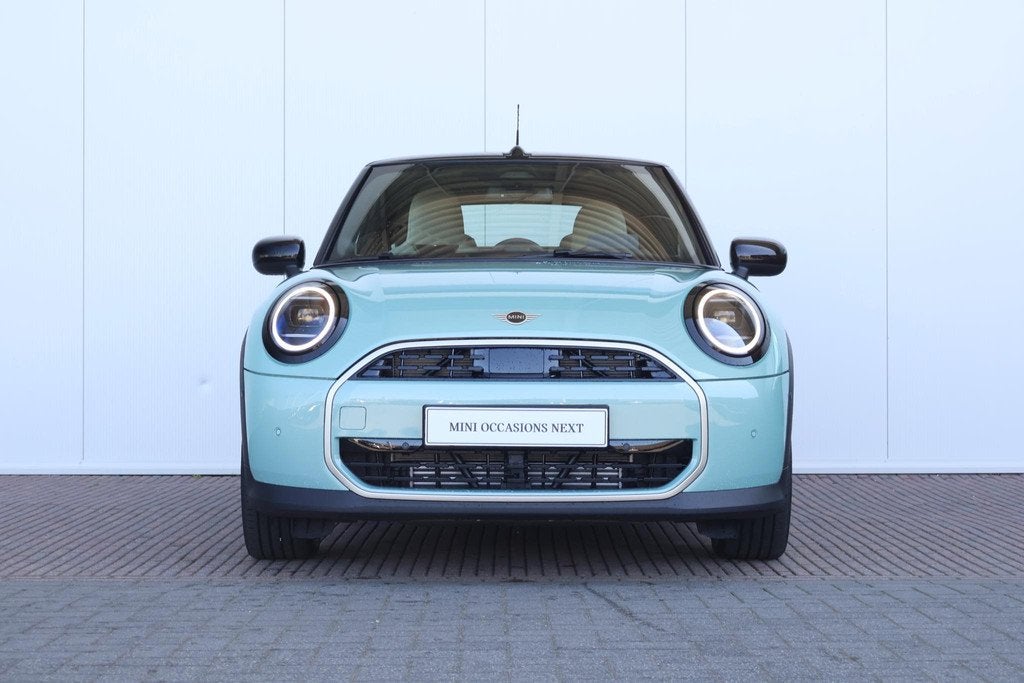 MINI Cabrio Cooper C | Favoured M Stuurwielrand verwarmd / C, Auto's, Mini, 1998 cc, 15 km/l, 4 stoelen, Sportstoelen