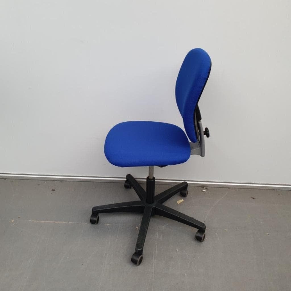 partij Ahrend 262 bureaustoelen stoelen - nieuwe stof blauw, Huis en Inrichting, Bureaustoelen, Ophalen, Gebruikt, Zwart