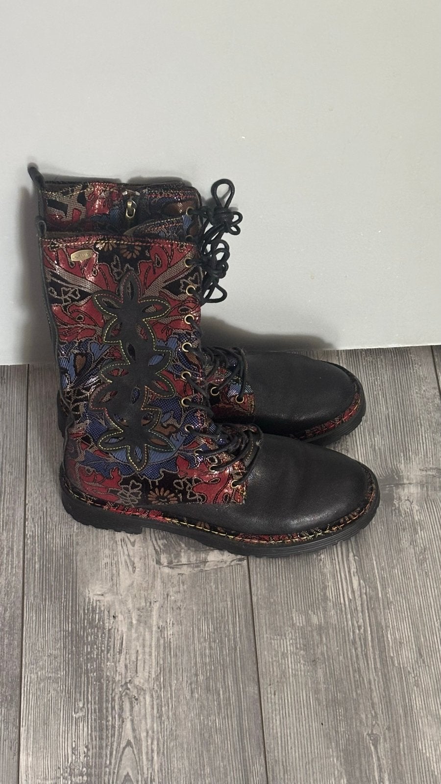 Laura Vita Laarzen Maat 40 - Kleurrijk en Uniek Design, Kleding | Dames, Schoenen, Overige kleuren, Lage of Enkellaarzen, Nieuw