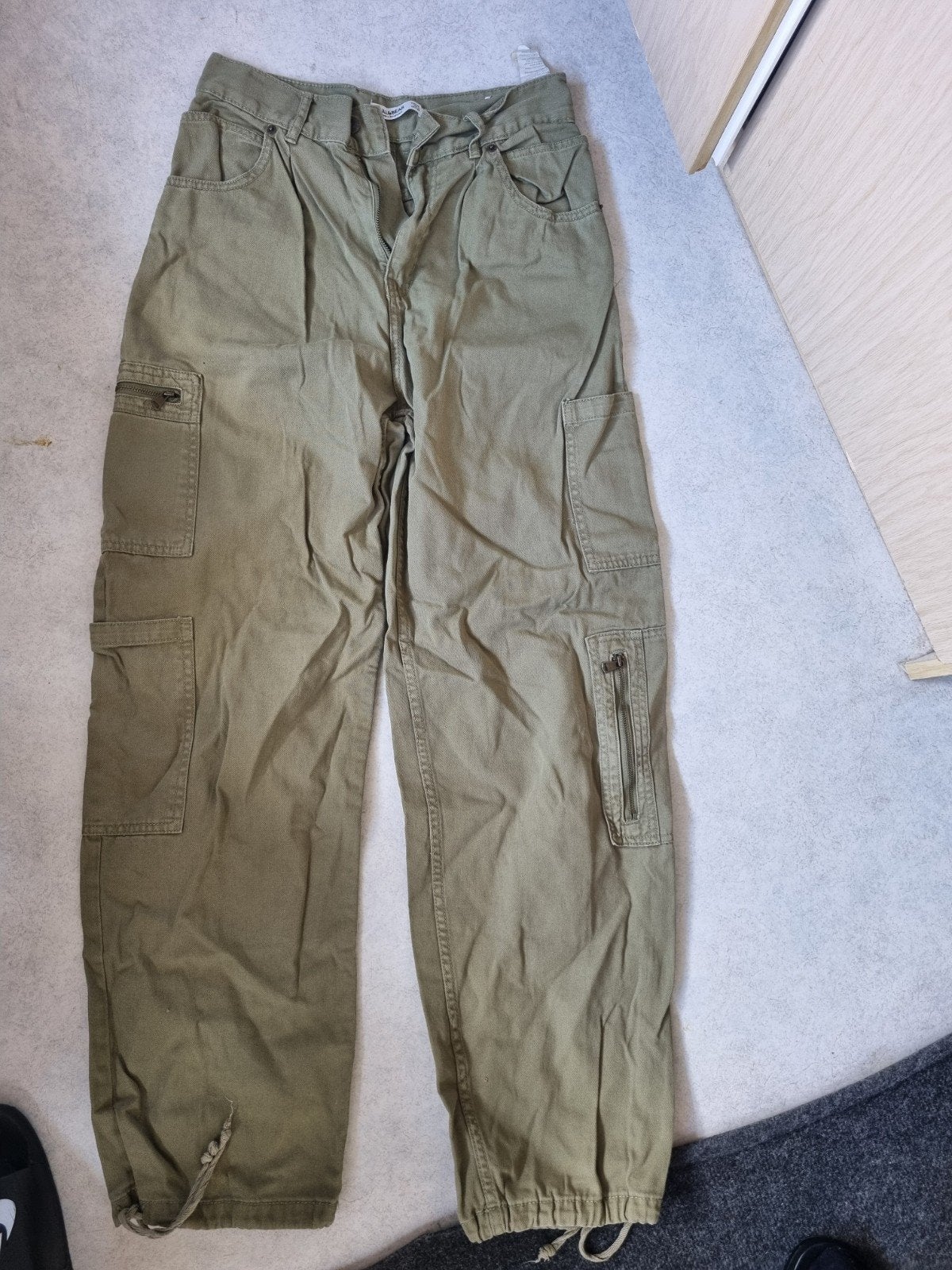 Mooie groene pull & bear broek maat 34 high waisted wide, Nieuw, Ophalen of Verzenden, Pull & Bear, Maat 34 (XS) of kleiner