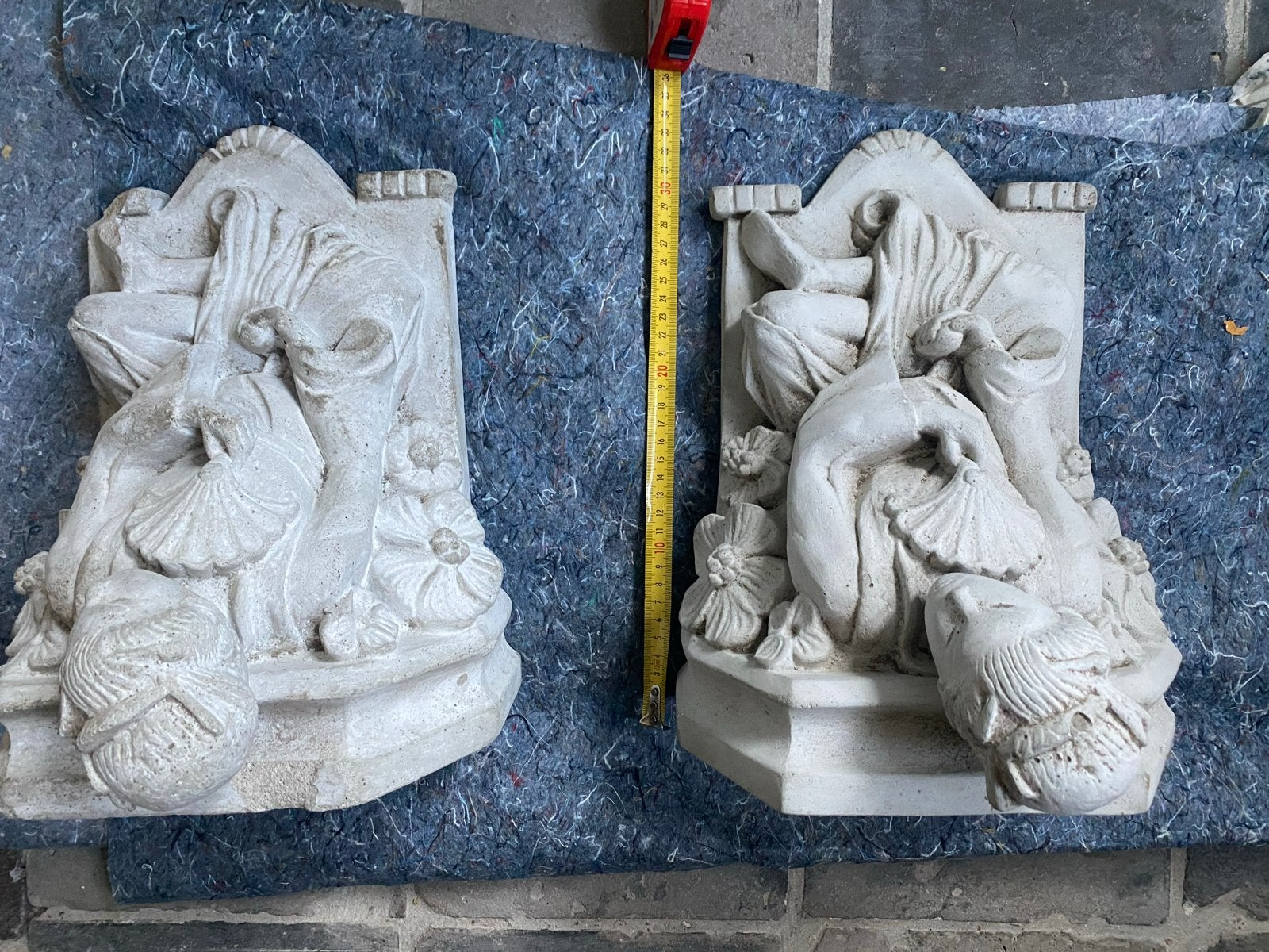 Stenen consoles van chinese dames met waaoer, Antiek en Kunst, Ophalen, Overige onderwerpen, Handgemaakt, Wanddecoratie