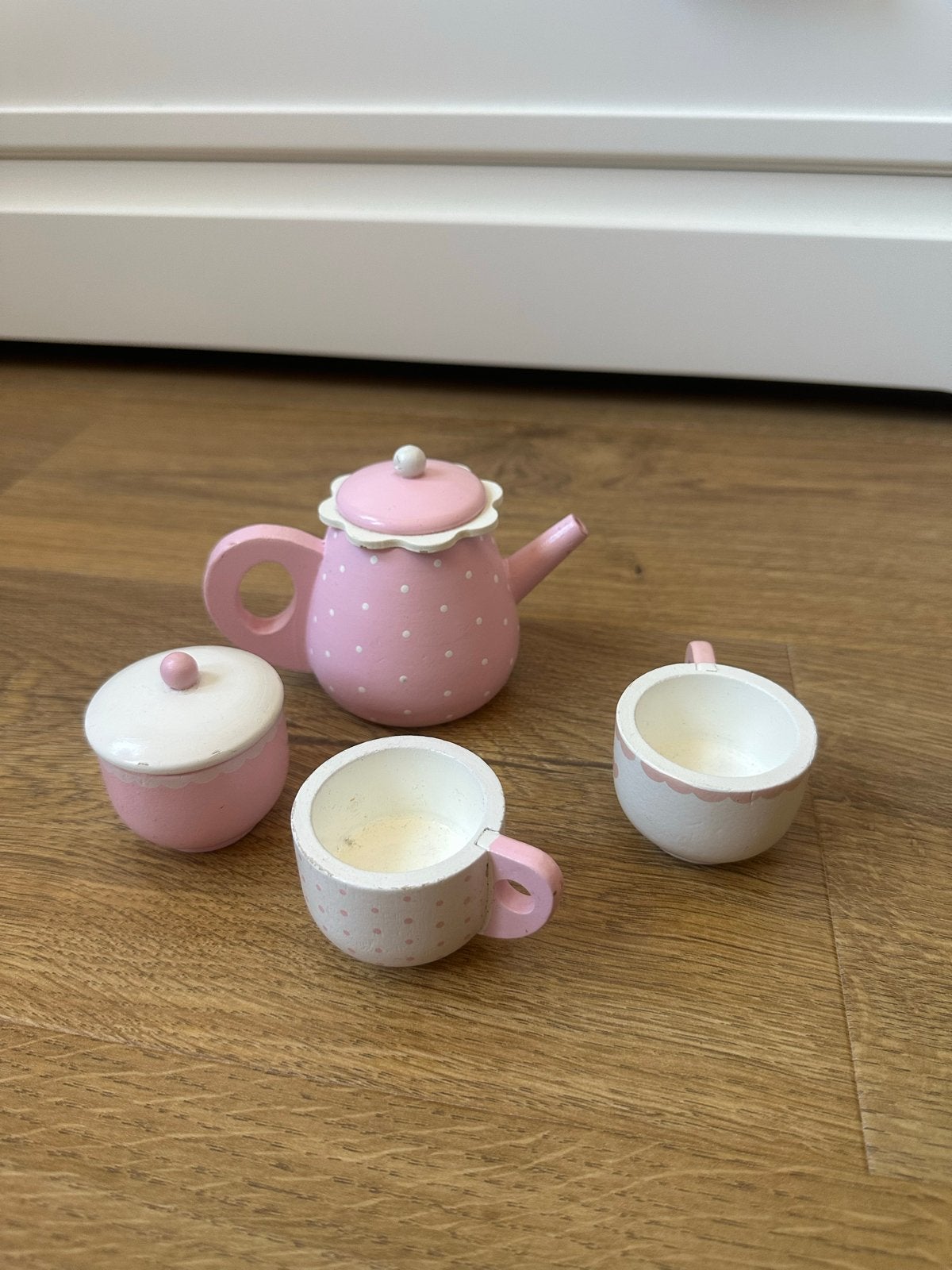 Houten theeserviesje roze met witte stippen, Ophalen of Verzenden, Gebruikt, Meisje