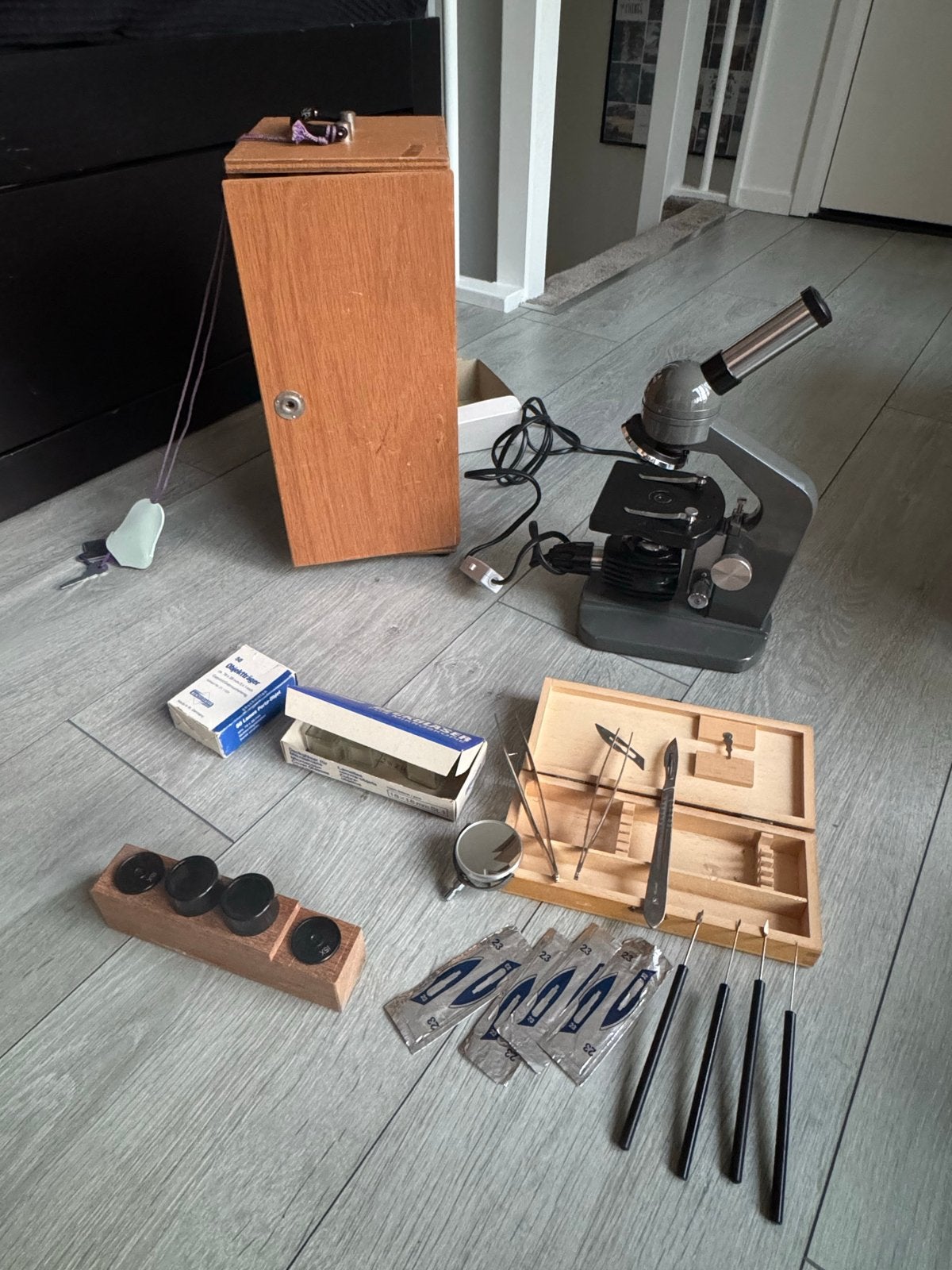 Vintage Biologische Microscoop L-22 met Accessoires, Ophalen of Verzenden, Zo goed als nieuw, 1000x of meer, Biologische microscoop