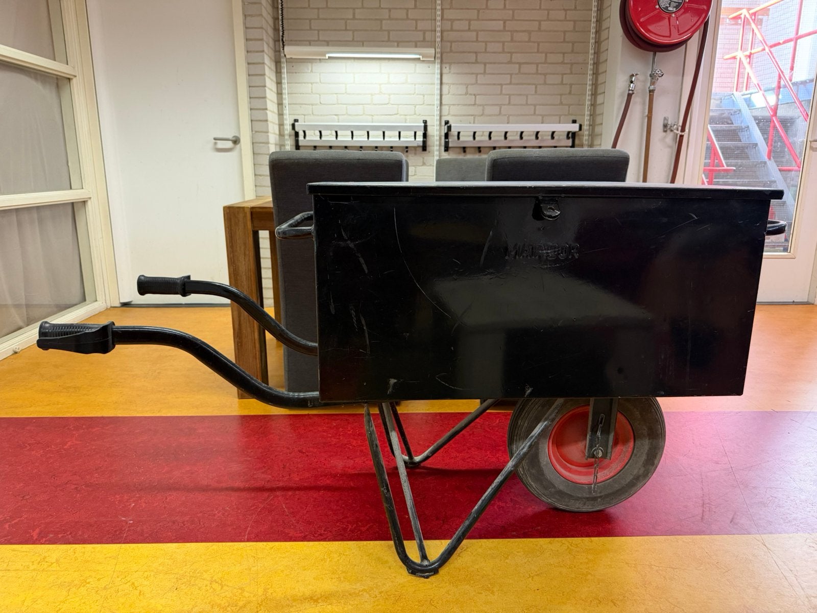 Matador zware metalen kruiwagen – bouwkruiwagen, Ophalen, Gebruikt, Handmatig, Eenwielig