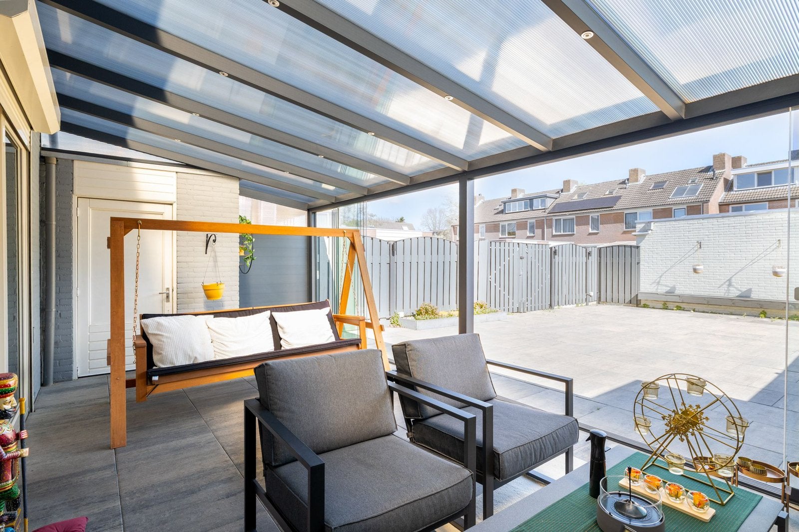veranda met glazen schuifdeuren en ingebouwde verlichting, Eén persoon, Ticket of Toegangskaart