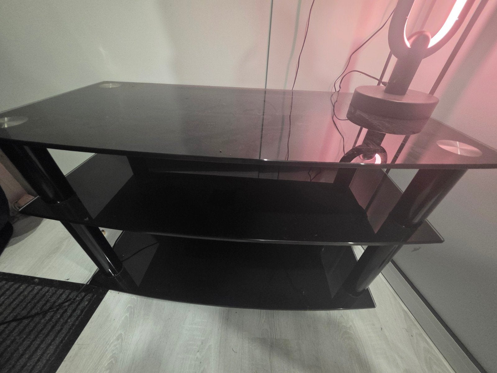 TV -meubel Zwart glazen l met 3 planken, Ophalen, Gebruikt, 100 tot 150 cm, Glas