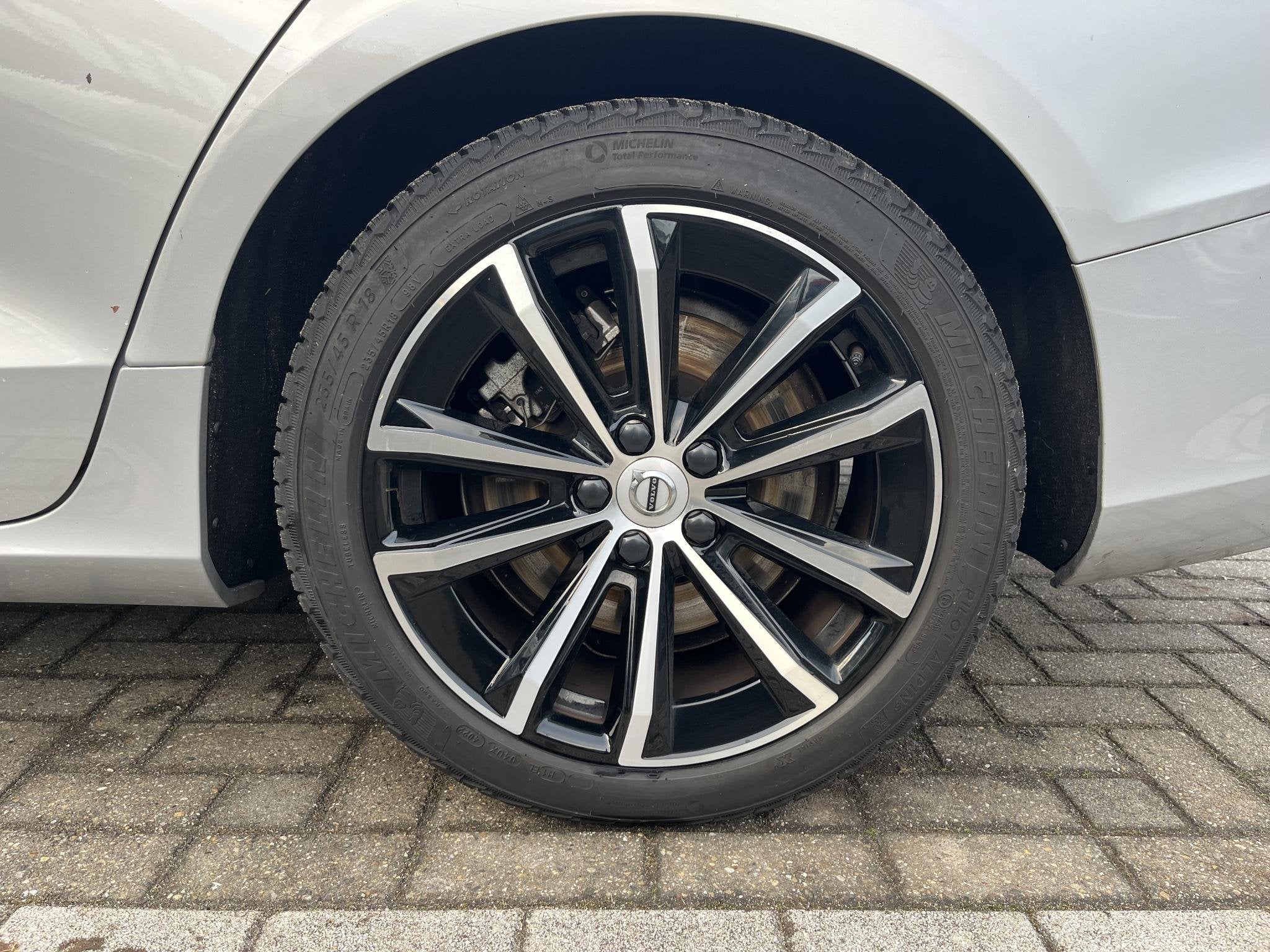 Volvo S60 Recharge T6 AWD Core | 18 Inch Velgen | Keyless En, Automaat, 12 maanden, Stof, Gebruikt