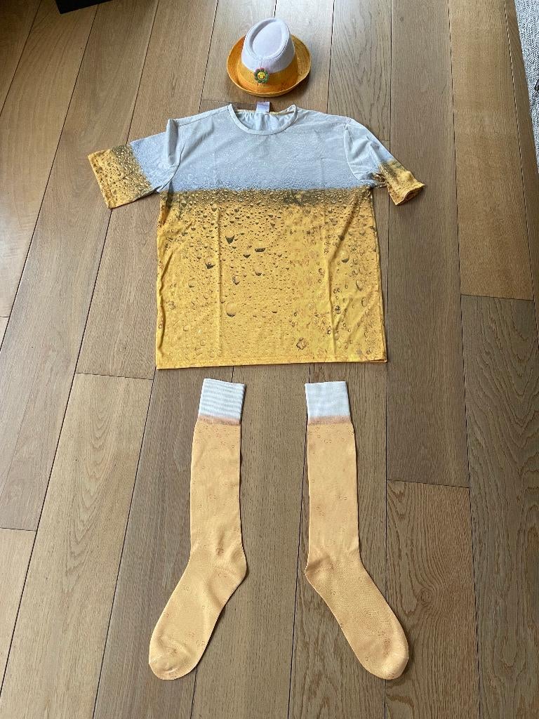 Bier shirt met hoedje en kousen, Carnaval, Verzenden, Zo goed als nieuw, Kleding