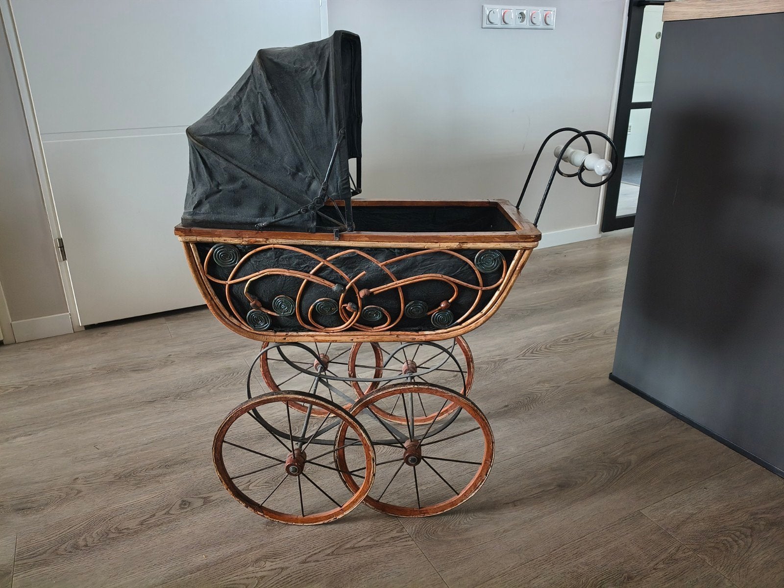 Nostalgische poppenwagen -meer dan 100 jaar oud!, Ophalen, Gebruikt, Overige typen