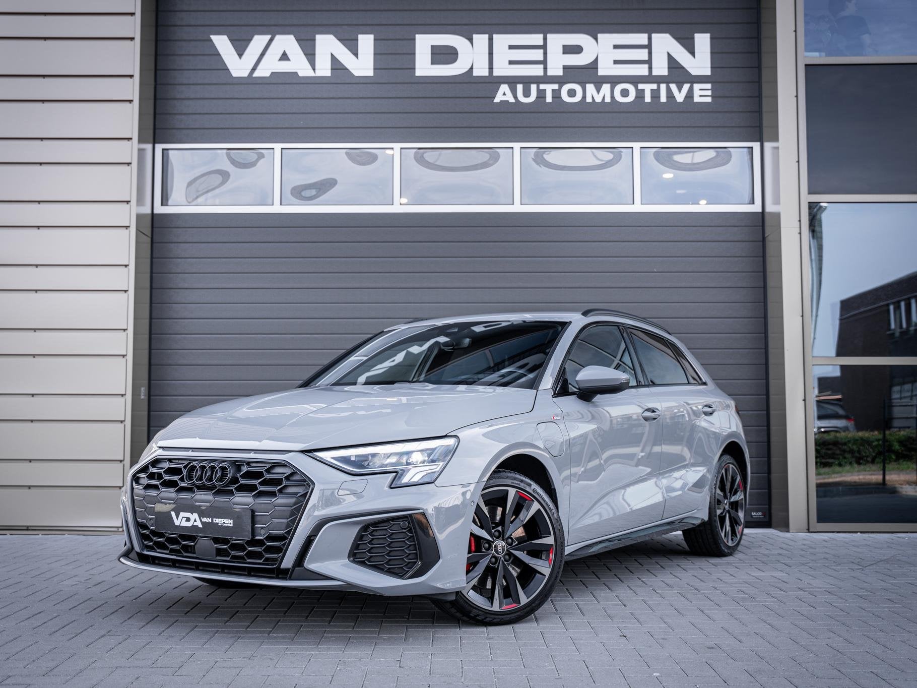 Audi A3 Sportback 45 TFSI e S edition Competition 3x S-Line, Auto's, Stof, Gebruikt, 4 cilinders, Hybride Elektrisch/Benzine