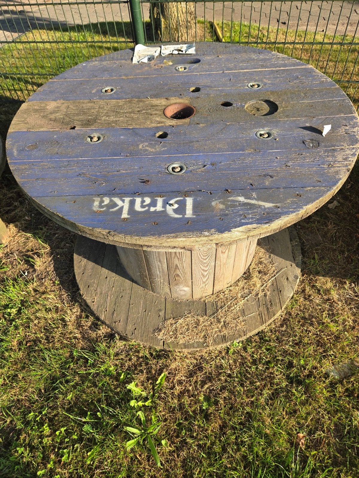 Robuuste houten kabelhaspel tafel, Gebruikt, Rond, Industrieel, Rustiek, Gerecycled, 75 cm of meer