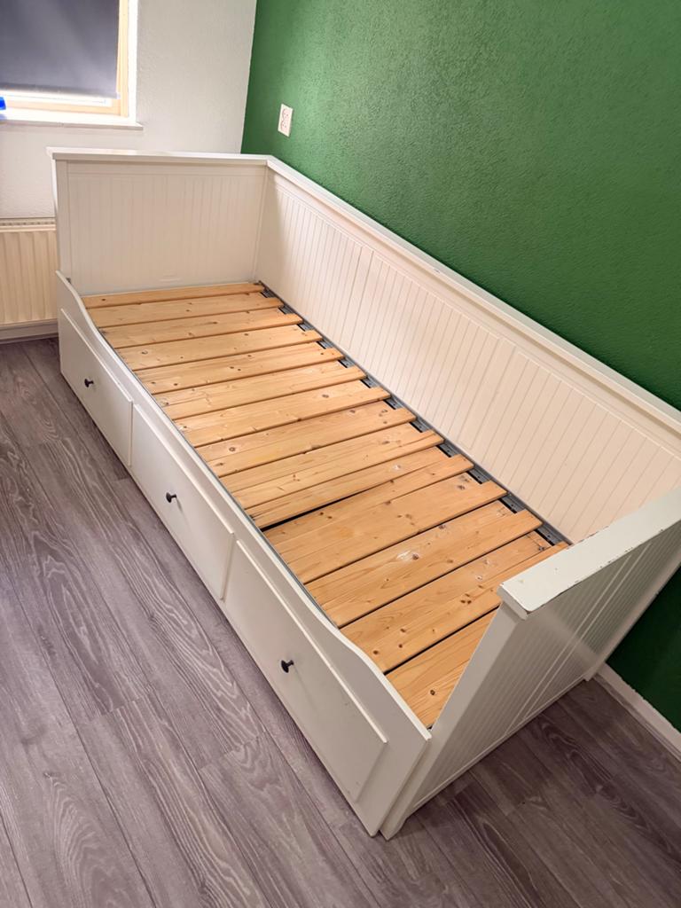 IKEA HEMNES Bedbank - Wit, uitschuifbaar met lades, Huis en Inrichting, Slaapkamer | Bedden, Ophalen, Eenpersoons, Wit, 80 cm