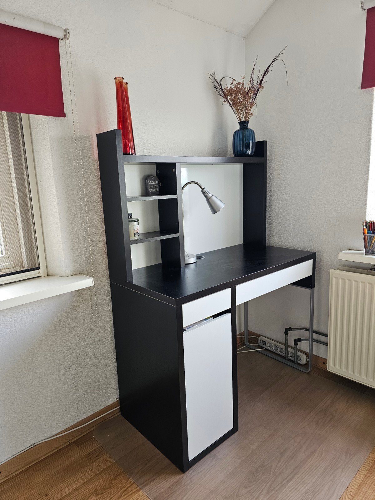 IKEA Bureau met  magneetbord - 105x50x75cm, Ophalen, Zwart, 105 cm, Gebruikt