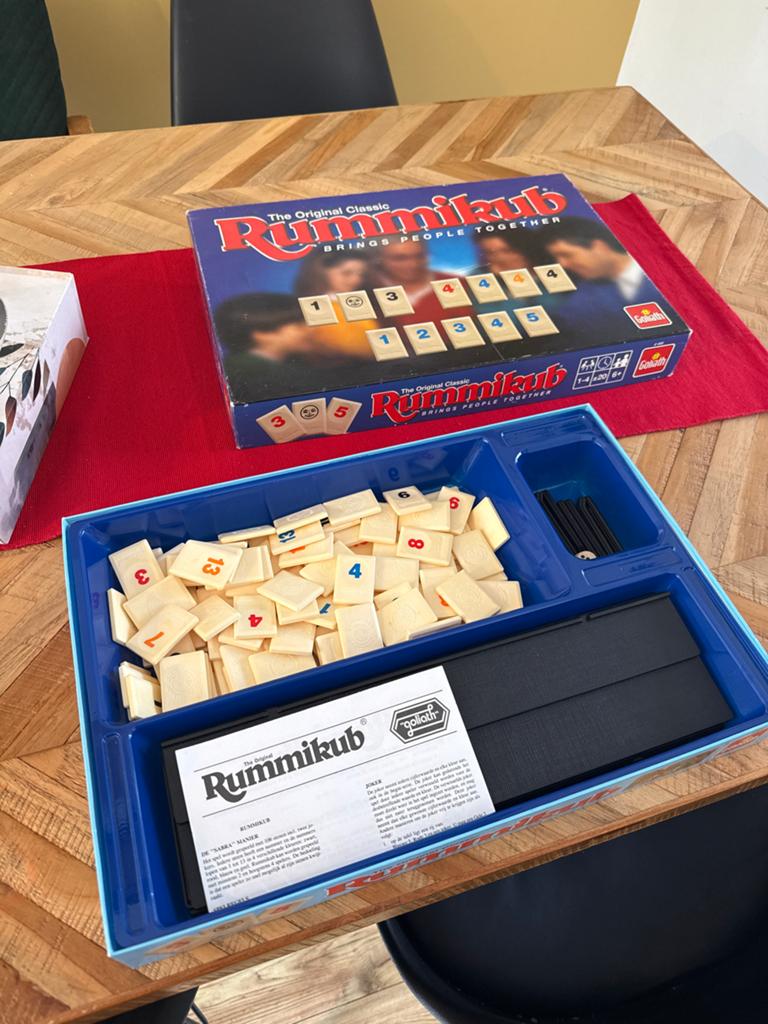 Rummikub - Het Originele Klassieke Cijferspel, Een of twee spelers, Ophalen of Verzenden, Gebruikt